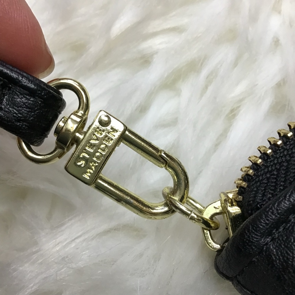 Steve Madden Wristlet Black Leather Card Cash Wallet S/M Quilted Pebbled Logo - Picture 10 of 10